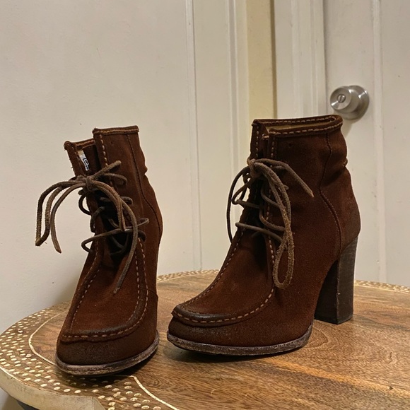 Frye Parker Moc Heeled Ankle Bootie Distressed Oil Rubbed Suede Lace Up - Picture 6 of 16